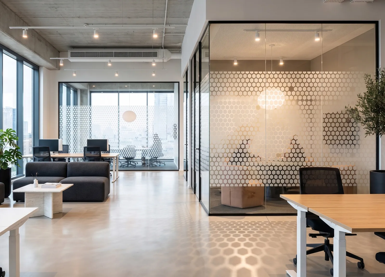 Office glass with a geometric pattern film